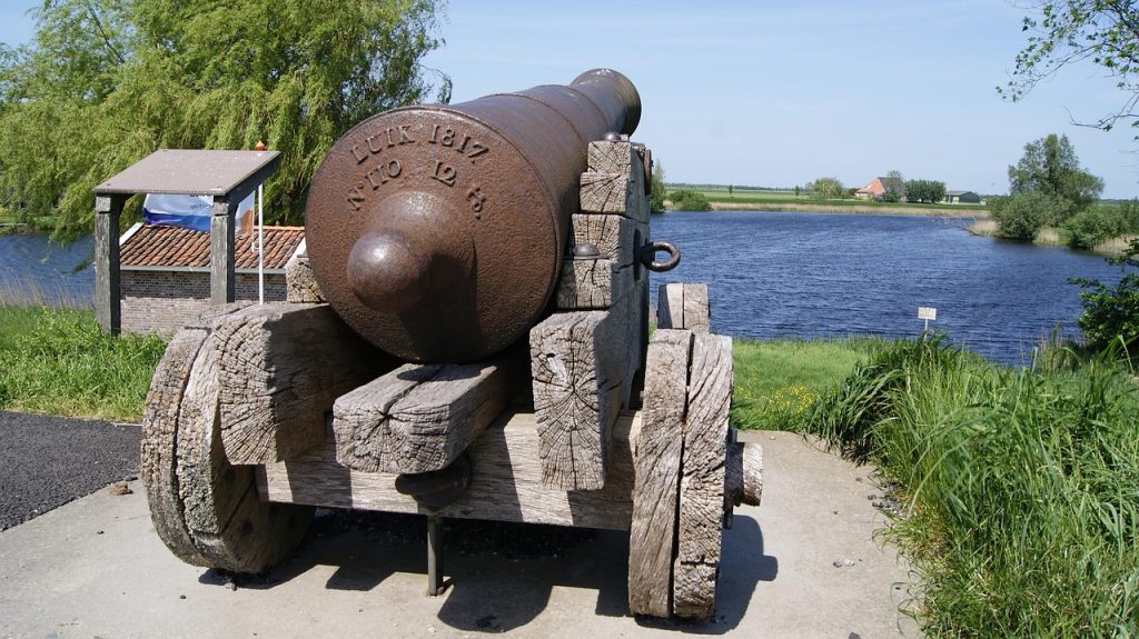 Ular Mengganggu Aktivitas Warga di Kebun